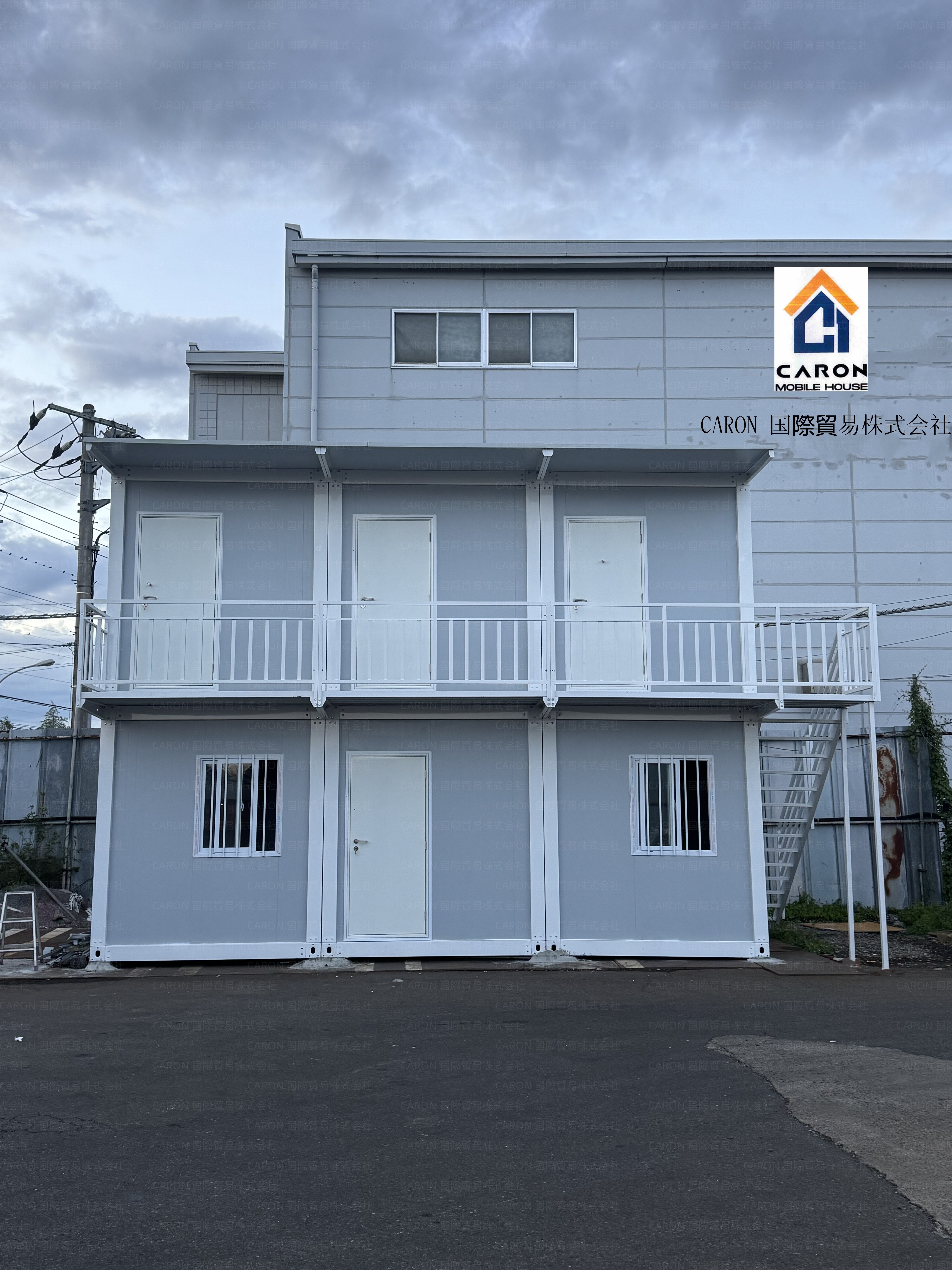 2.5m×4m×高さ2.8mの2階建てプ